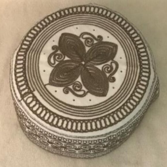 Embroidered Kufi BROWN 56 cm Men's Muslim Islamic Prayer Cap MEDIUM/SMALL - Picture 2 of 2